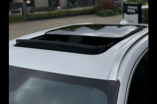 Volvo XC60 2.0 T5 R-Design | Pano, Navi, Stoel+Stuurverw., 360 Camera, Carplay/Android, Leder/Alcant. | Dealeronderhouden | NAP |