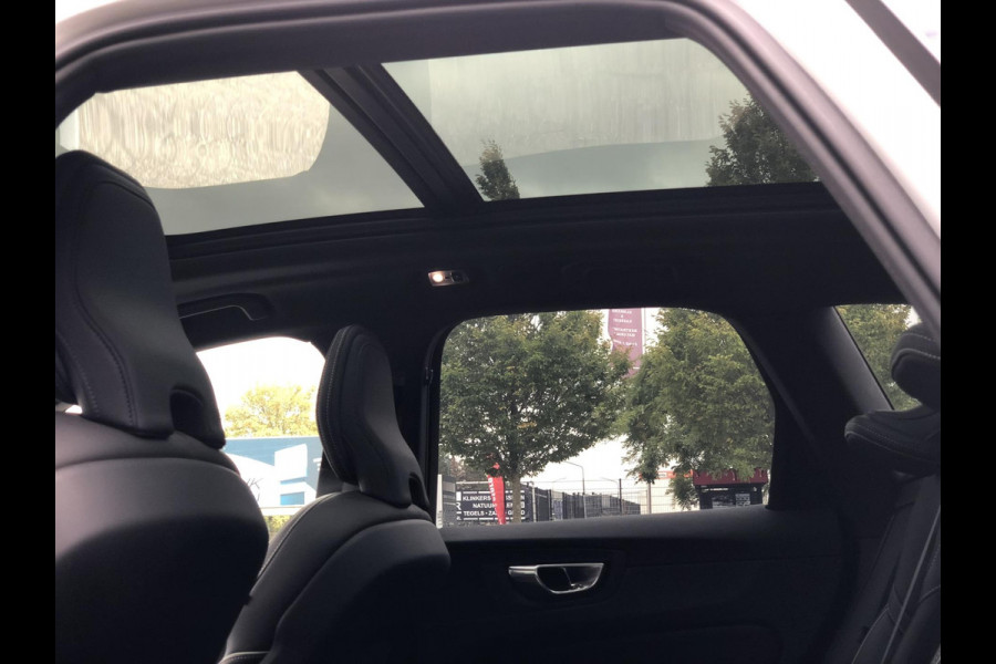 Volvo XC60 2.0 T5 R-Design | Pano, Navi, Stoel+Stuurverw., 360 Camera, Carplay/Android, Leder/Alcant. | Dealeronderhouden | NAP |