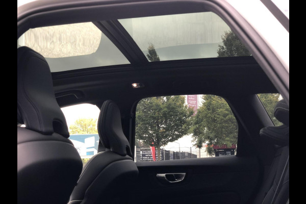 Volvo XC60 2.0 T5 R-Design | Pano, Navi, Stoel+Stuurverw., 360 Camera, Carplay/Android, Leder/Alcant. | Dealeronderhouden | NAP |