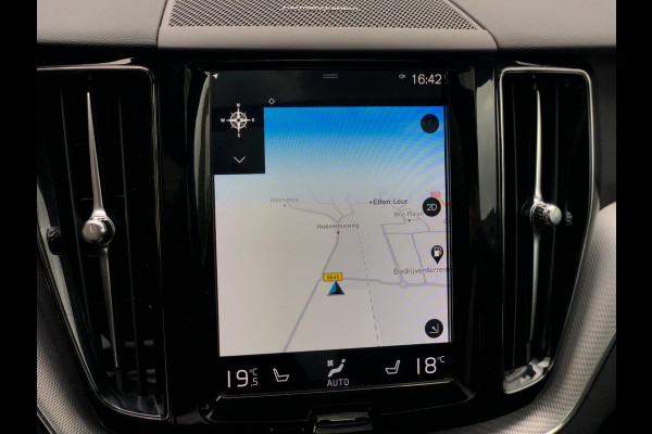 Volvo XC60 2.0 T5 R-Design | Pano, Navi, Stoel+Stuurverw., 360 Camera, Carplay/Android, Leder/Alcant. | Dealeronderhouden | NAP |