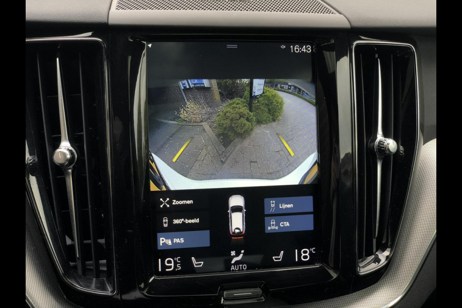 Volvo XC60 2.0 T5 R-Design | Pano, Navi, Stoel+Stuurverw., 360 Camera, Carplay/Android, Leder/Alcant. | Dealeronderhouden | NAP |