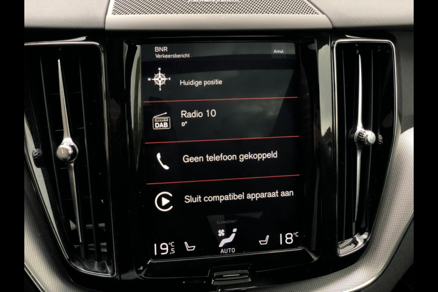 Volvo XC60 2.0 T5 R-Design | Pano, Navi, Stoel+Stuurverw., 360 Camera, Carplay/Android, Leder/Alcant. | Dealeronderhouden | NAP |