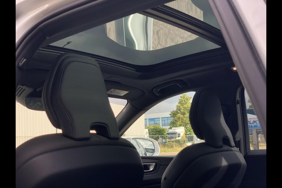 Volvo XC60 2.0 T5 R-Design | Pano, Navi, Stoel+Stuurverw., 360 Camera, Carplay/Android, Leder/Alcant. | Dealeronderhouden | NAP |