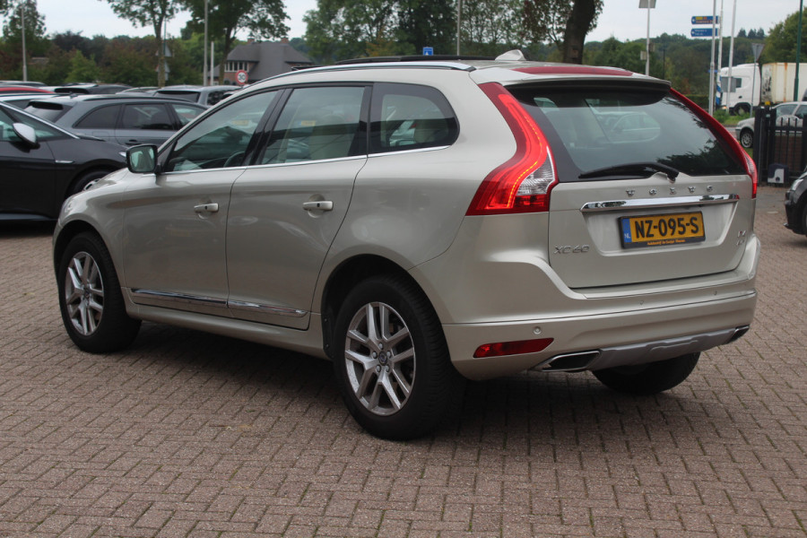 Volvo XC60 2.4 D4 Polar+ / NIEUWSTAAT! / Trekhaak / Panoramadak / Camera / Leder / Keyless / ACC / 18'' / Bliss / Standverwarming / Dodehoek / Navigatie /  Xenon