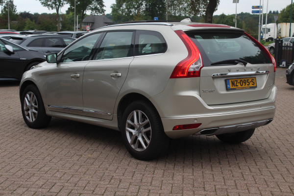 Volvo XC60 2.4 D4 Polar+ / NIEUWSTAAT! / Trekhaak / Panoramadak / Camera / Leder / Keyless / ACC / 18'' / Bliss / Standverwarming / Dodehoek / Navigatie /  Xenon