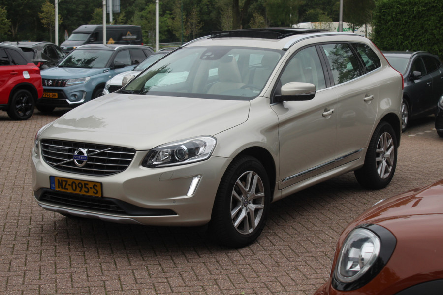 Volvo XC60 2.4 D4 Polar+ / NIEUWSTAAT! / Trekhaak / Panoramadak / Camera / Leder / Keyless / ACC / 18'' / Bliss / Standverwarming / Dodehoek / Navigatie /  Xenon