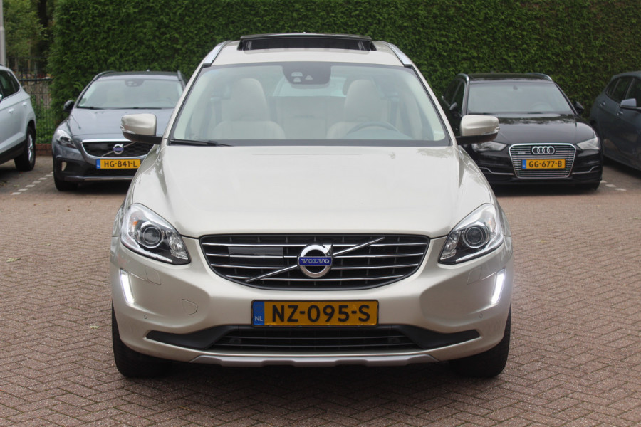 Volvo XC60 2.4 D4 Polar+ / NIEUWSTAAT! / Trekhaak / Panoramadak / Camera / Leder / Keyless / ACC / 18'' / Bliss / Standverwarming / Dodehoek / Navigatie /  Xenon