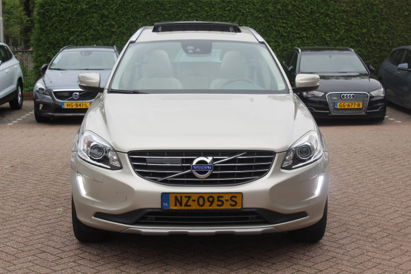 Volvo XC60 2.4 D4 Polar+ / NIEUWSTAAT! / Trekhaak / Panoramadak / Camera / Leder / Keyless / ACC / 18'' / Bliss / Standverwarming / Dodehoek / Navigatie /  Xenon