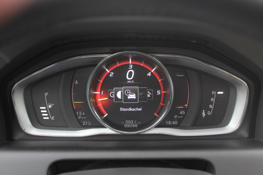 Volvo XC60 2.4 D4 Polar+ / NIEUWSTAAT! / Trekhaak / Panoramadak / Camera / Leder / Keyless / ACC / 18'' / Bliss / Standverwarming / Dodehoek / Navigatie /  Xenon