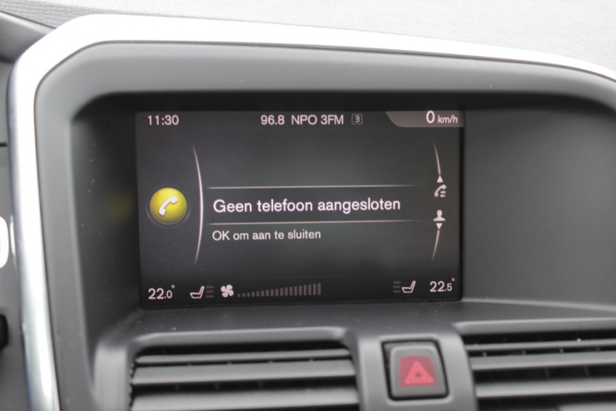 Volvo XC60 2.4 D4 Polar+ / NIEUWSTAAT! / Trekhaak / Panoramadak / Camera / Leder / Keyless / ACC / 18'' / Bliss / Standverwarming / Dodehoek / Navigatie /  Xenon