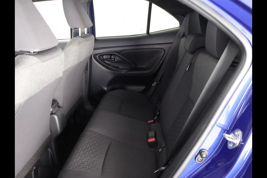 Toyota Yaris Cross 1.5 HYBRID BI-TONE EXPLORE-PACK GARANTIE 3-2033 NAVI.CAMERA.BSM. PDC V+A