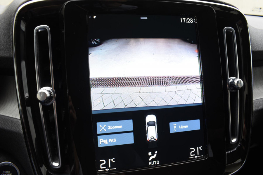 Volvo XC40 T5 262PK Automaat Plug-in Hybrid Inscription / Navigatie / Leren bekleding / Parkeersensoren v+a / Achteruitrijcamera / Cruise Control / Elektrische achterklep / 19" LM-Velgen