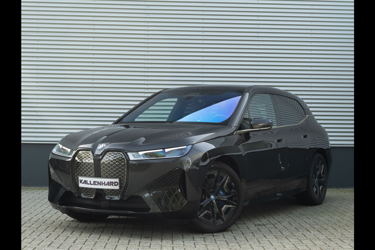 BMW iX xDrive40 - Sportpakket - Pano - Trekhaak - Soft Close - Driving Ass Prof - Lasers BMW iX xDrive40 - Sportpakket - Pano - Trekhaak - Soft Close - Driving Ass Prof - Lasers