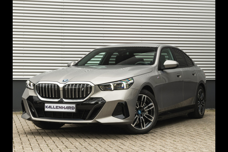 BMW i5 xDrive40 M-Sport - Onderstel Prof - Trekhaak - Bowers & Wilkins - Driving Ass Prof BMW i5 xDrive40 M-Sport - Onderstel Prof - Trekhaak - Bowers & Wilkins - Driving Ass Prof