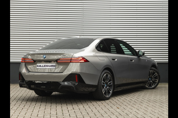 BMW i5 xDrive40 M-Sport - Onderstel Prof - Trekhaak - Bowers & Wilkins - Driving Ass Prof BMW i5 xDrive40 M-Sport - Onderstel Prof - Trekhaak - Bowers & Wilkins - Driving Ass Prof