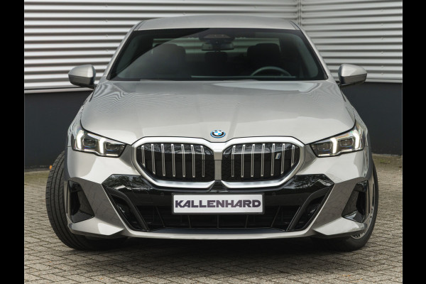 BMW i5 xDrive40 M-Sport - Onderstel Prof - Trekhaak - Bowers & Wilkins - Driving Ass Prof BMW i5 xDrive40 M-Sport - Onderstel Prof - Trekhaak - Bowers & Wilkins - Driving Ass Prof