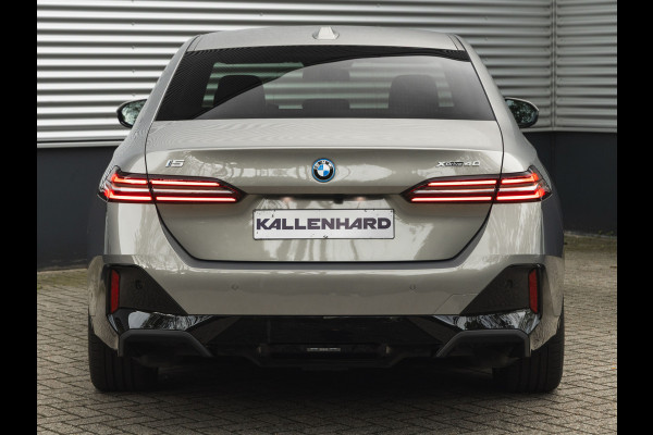 BMW i5 xDrive40 M-Sport - Onderstel Prof - Trekhaak - Bowers & Wilkins - Driving Ass Prof BMW i5 xDrive40 M-Sport - Onderstel Prof - Trekhaak - Bowers & Wilkins - Driving Ass Prof