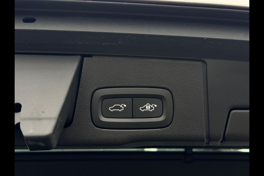 Volvo XC60 2.0 T6 AWD Inscr.Exp FULL PANO CAMERA NAVI LEDER LED PDC Volvo XC60 2.0 T6 AWD Inscr.Exp FULL PANO CAMERA NAVI LEDER LED PDC