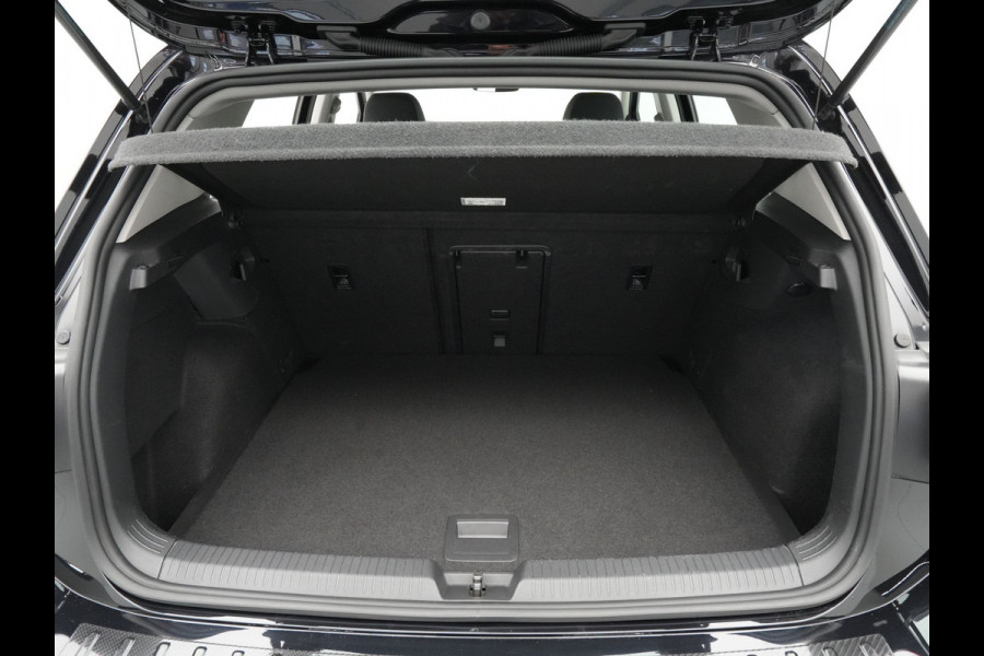 Volkswagen Golf 1.5 TSI 130pk Life Business Navigatie Trekhaak Stoelmemory Camera Stoel/stuurverwarming Carplay 217 Volkswagen Golf 1.5 TSI 130pk Life Business Navigatie Trekhaak Stoelmemory Camera Stoel/stuurverwarming Carplay 217