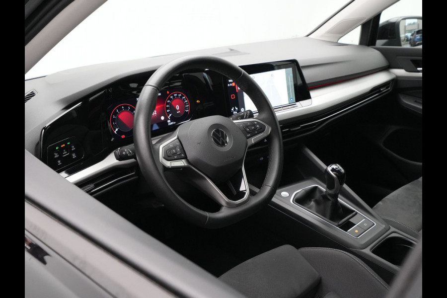 Volkswagen Golf 1.5 TSI 130pk Life Business Navigatie Trekhaak Stoelmemory Camera Stoel/stuurverwarming Carplay 217 Volkswagen Golf 1.5 TSI 130pk Life Business Navigatie Trekhaak Stoelmemory Camera Stoel/stuurverwarming Carplay 217