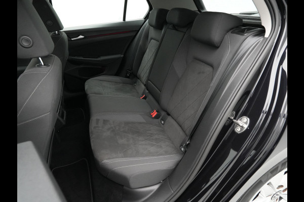 Volkswagen Golf 1.5 TSI 130pk Life Business Navigatie Trekhaak Stoelmemory Camera Stoel/stuurverwarming Carplay 217 Volkswagen Golf 1.5 TSI 130pk Life Business Navigatie Trekhaak Stoelmemory Camera Stoel/stuurverwarming Carplay 217