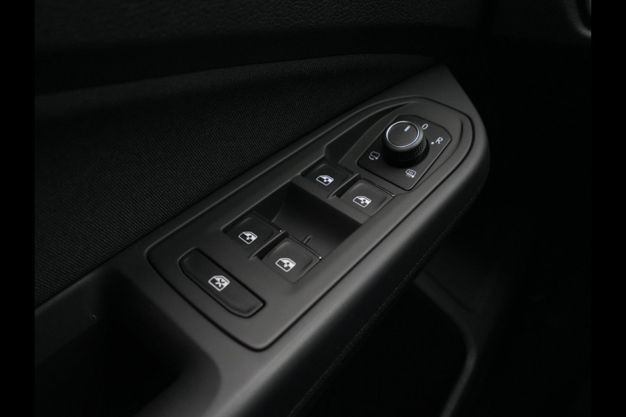 Volkswagen Golf 1.5 TSI 130pk Life Business Navigatie Trekhaak Stoelmemory Camera Stoel/stuurverwarming Carplay 217 Volkswagen Golf 1.5 TSI 130pk Life Business Navigatie Trekhaak Stoelmemory Camera Stoel/stuurverwarming Carplay 217