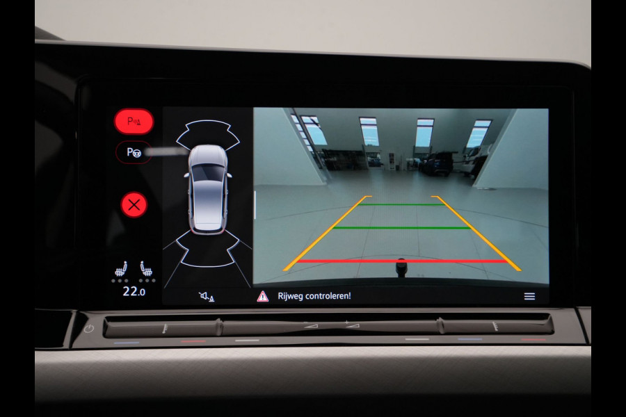 Volkswagen Golf 1.5 TSI 130pk Life Business Navigatie Trekhaak Stoelmemory Camera Stoel/stuurverwarming Carplay 217 Volkswagen Golf 1.5 TSI 130pk Life Business Navigatie Trekhaak Stoelmemory Camera Stoel/stuurverwarming Carplay 217