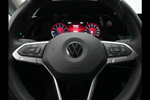Volkswagen Golf 1.5 TSI 130pk Life Business Navigatie Trekhaak Stoelmemory Camera Stoel/stuurverwarming Carplay 217 Volkswagen Golf 1.5 TSI 130pk Life Business Navigatie Trekhaak Stoelmemory Camera Stoel/stuurverwarming Carplay 217
