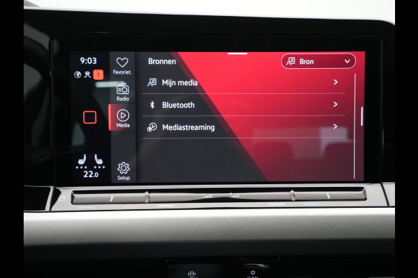 Volkswagen Golf 1.5 TSI 130pk Life Business Navigatie Trekhaak Stoelmemory Camera Stoel/stuurverwarming Carplay 217 Volkswagen Golf 1.5 TSI 130pk Life Business Navigatie Trekhaak Stoelmemory Camera Stoel/stuurverwarming Carplay 217