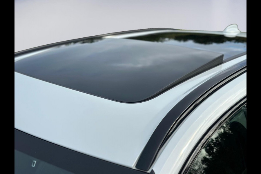 Volvo XC60 2.0 T8 317 pk Plug-in hybrid AWD R-Design, facelift, afn.trekhaak, parelmoer,panoramadak, VOL OPTIES, nl auto met nap