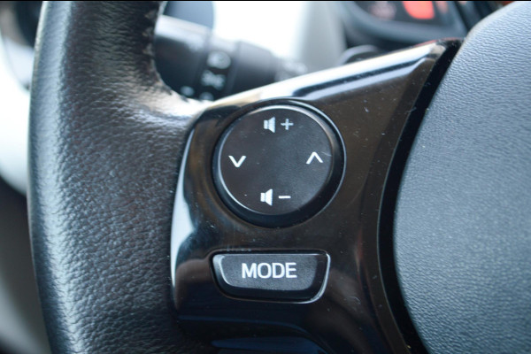 Toyota Aygo 1.0 VVT-i x-pose | Cabriodak | Navigatie | Clima | Automaat | Camera | 2 nieuwe banden