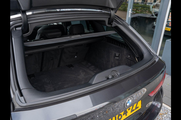 BMW 5 Serie Touring 520i High Executive / HUD / ACC / Pano / CarPlay / Zetelverwarming BMW 5 Serie Touring 520i High Executive / HUD / ACC / Pano / CarPlay / Zetelverwarming