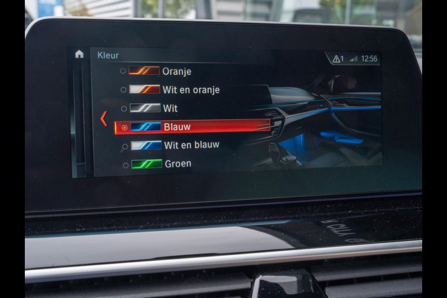 BMW 5 Serie Touring 520i High Executive / HUD / ACC / Pano / CarPlay / Zetelverwarming BMW 5 Serie Touring 520i High Executive / HUD / ACC / Pano / CarPlay / Zetelverwarming