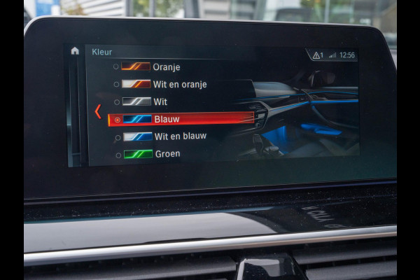 BMW 5 Serie Touring 520i High Executive / HUD / ACC / Pano / CarPlay / Zetelverwarming BMW 5 Serie Touring 520i High Executive / HUD / ACC / Pano / CarPlay / Zetelverwarming