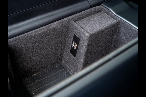 BMW 5 Serie Touring 520i High Executive / HUD / ACC / Pano / CarPlay / Zetelverwarming BMW 5 Serie Touring 520i High Executive / HUD / ACC / Pano / CarPlay / Zetelverwarming