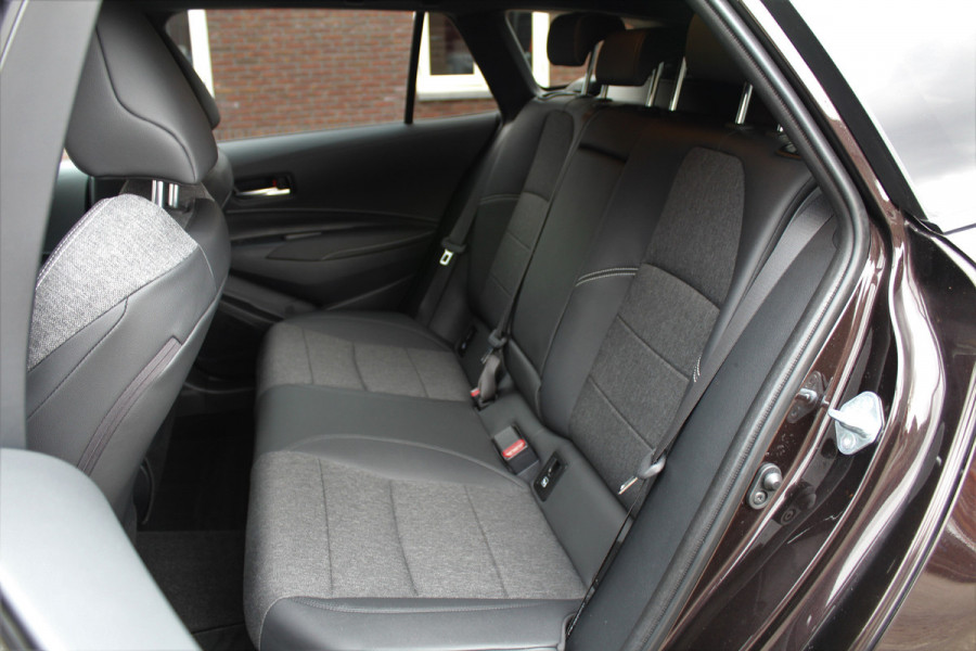 Toyota Corolla Touring Sports Hybrid Dynamic - Navigatie, Cruise, Stoelverw, Airco!