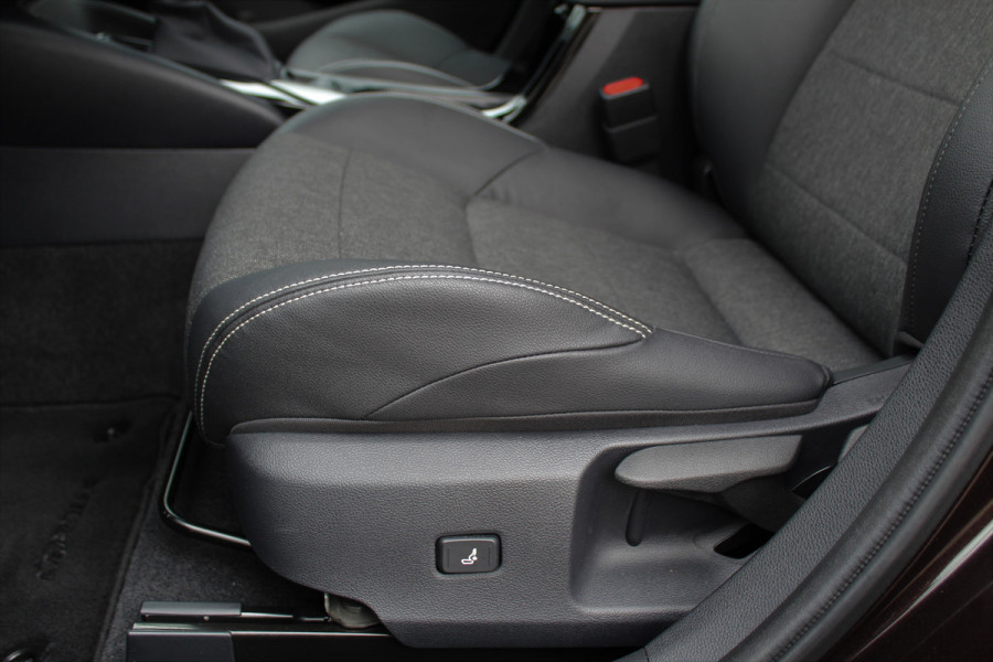 Toyota Corolla Touring Sports Hybrid Dynamic - Navigatie, Cruise, Stoelverw, Airco!