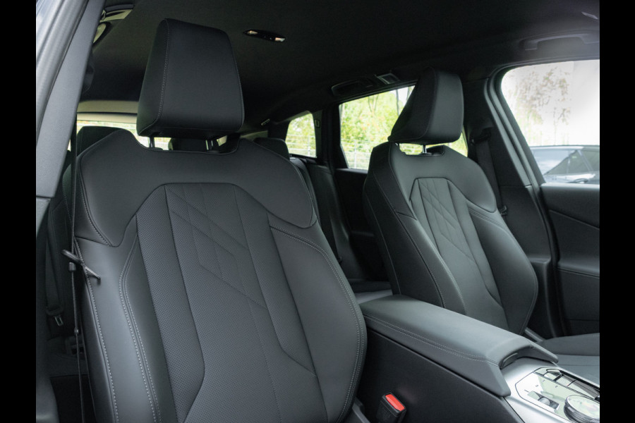 BMW X3 xDrive20i M-Sport - Driving + Parking Ass Plus - Harman Kardon - Stoelverwarming