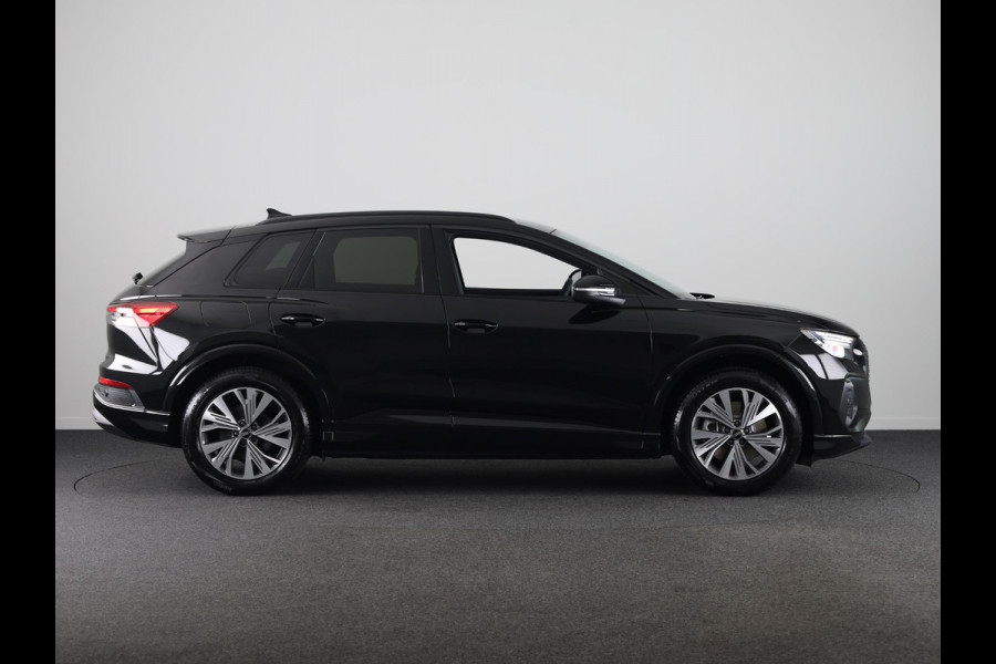 Audi Q4 e-tron 40 Advanced edition 63 kWh 204pk | Achteruitrijcamera | Assistentiepakket plus | Optiekpakket zwart plus | Privacy glas | Adaptive cruise control |