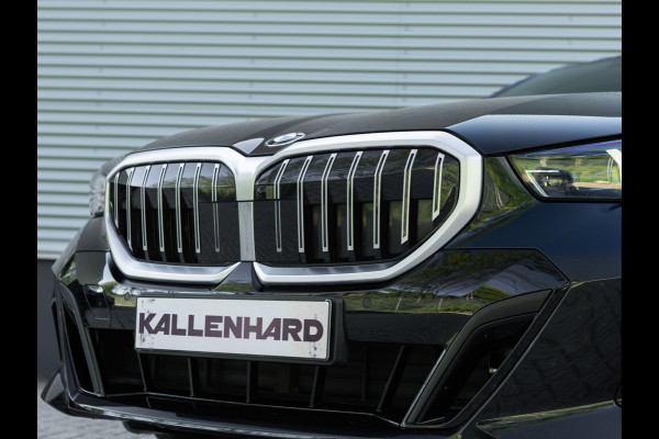 BMW 5 Serie Touring 520i M-Sport - Driving + Parking Ass Plus - Head-Up - Adaptive LED