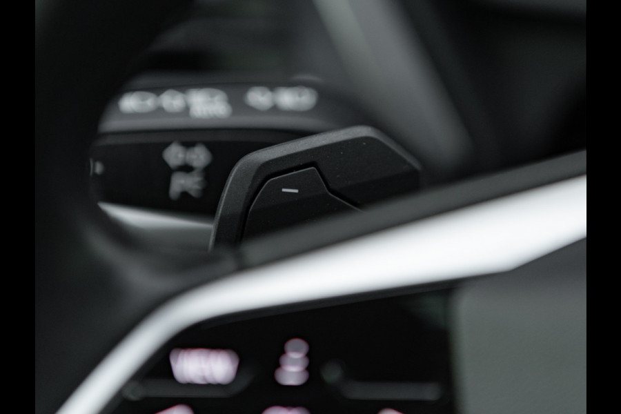 Audi Q4 Sportback e-tron 35 - Pano - Camera - Stoelverwarming - Leder - Keyless - Warmtepomp - 55 kWh Audi Q4 Sportback e-tron 35 - Pano - Camera - Stoelverwarming - Leder - Keyless - Warmtepomp - 55 kWh
