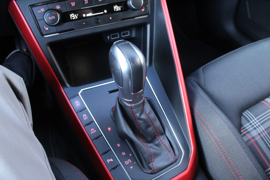 Volkswagen Polo 2.0 TSI 200pk GTI DSG6 Clima Cruise Camera Dig. Cockpit 17"LMV