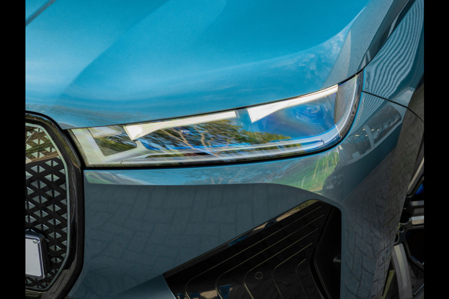BMW iX xDrive40 - Sportpakket - Pano - Harman Kardon - Stoelventilatie - Driving Ass Prof BMW iX xDrive40 - Sportpakket - Pano - Harman Kardon - Stoelventilatie - Driving Ass Prof