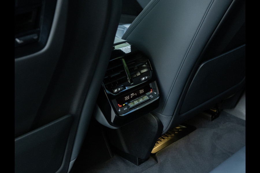 BMW iX xDrive40 - Sportpakket - Pano - Harman Kardon - Stoelventilatie - Driving Ass Prof BMW iX xDrive40 - Sportpakket - Pano - Harman Kardon - Stoelventilatie - Driving Ass Prof