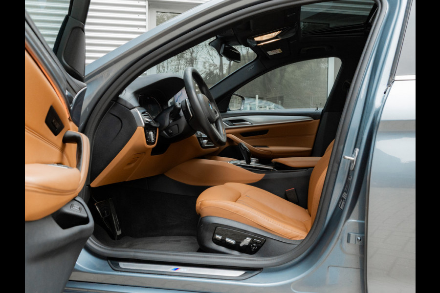 BMW 5 Serie Touring 530i M-Sport - Pano - Trekhaak - Comfortzetels - Driving + Parking Ass Plus - Hifi