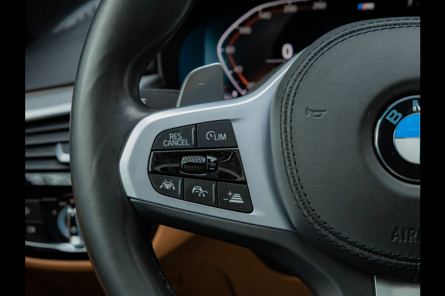BMW 5 Serie Touring 530i M-Sport - Pano - Trekhaak - Comfortzetels - Driving + Parking Ass Plus - Hifi