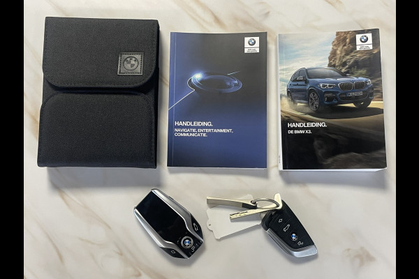 BMW X3 xDrive30i High Executive AUT / Navigatie / 360 Camera Leder / Panorama dak