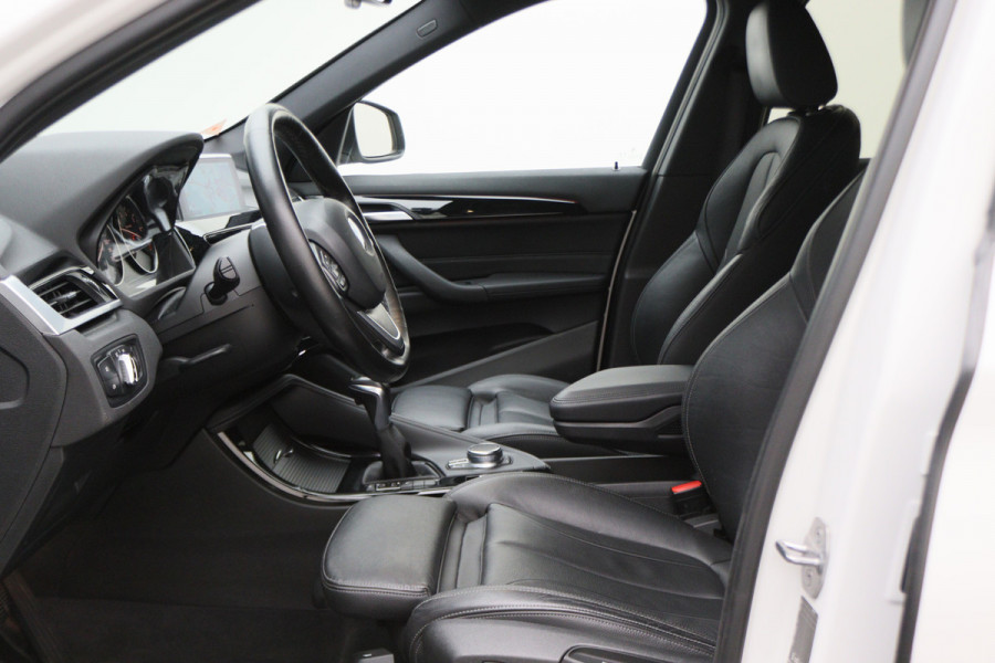BMW X1 sDrive18i High Executive Automaat Leer, ACC, Head-Up, Navigatie, LED, Afn. Trekhaak, 18"