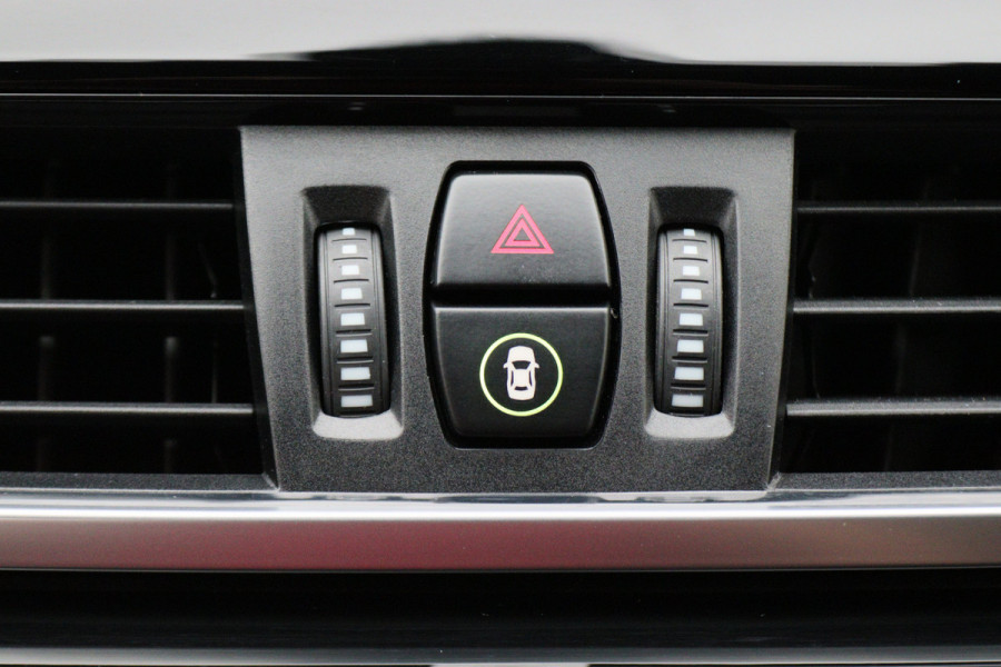 BMW X1 sDrive18i High Executive Automaat Leer, ACC, Head-Up, Navigatie, LED, Afn. Trekhaak, 18"