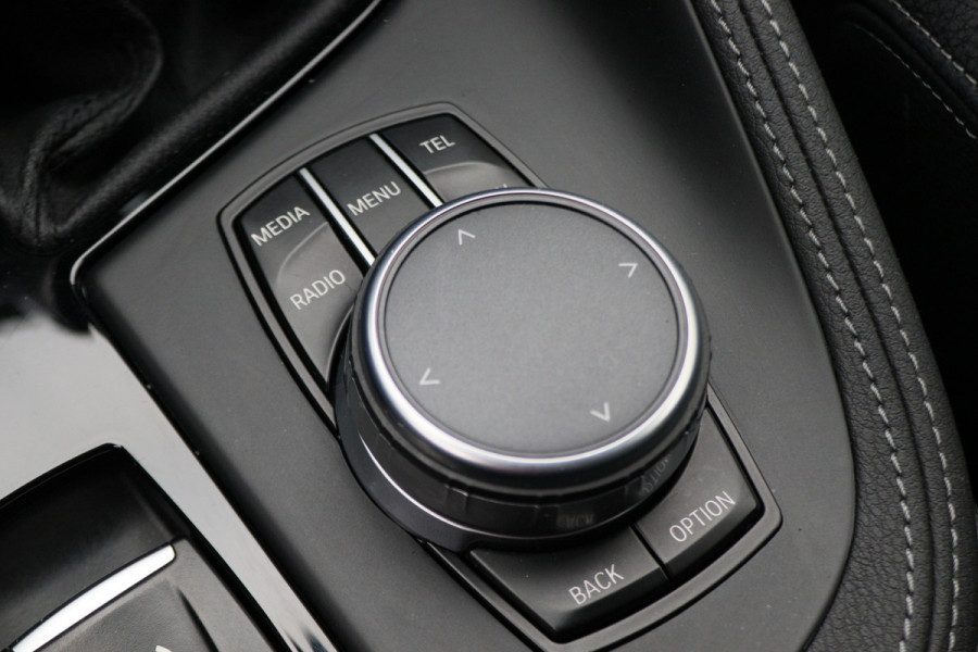 BMW X1 sDrive18i High Executive Automaat Leer, ACC, Head-Up, Navigatie, LED, Afn. Trekhaak, 18"